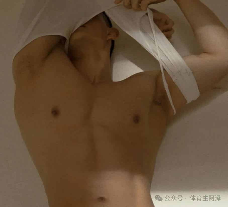 图片[2]-【3月精选】全见版！黑皮健身体育生超大尺度写真，大包翘臀别太诱惑.....-小蓝短视频