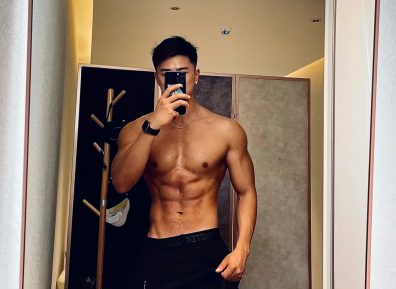 金陵F4肌肉男同框斗地主比帅，网友直呼：都让让，我要上桌！