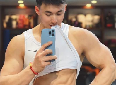 湖北健壮肌肉帅哥,这身肌肉简直帅炸了
