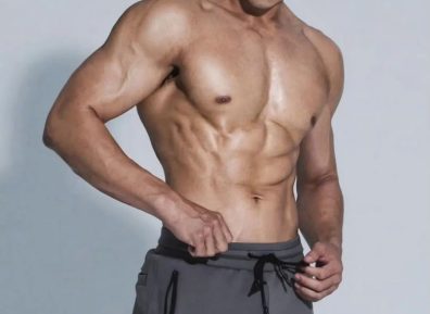 轻熟黑皮运动博主，写真秀腱子肉好身材，虎头肩麻将腹，这身材张力十足