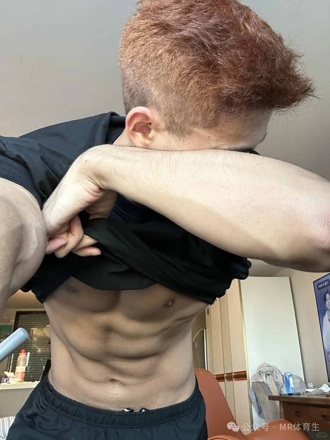 图片[16]-江苏健身运动博主，宽肩窄腰倒三角，这身肌肉简直太帅了-小蓝短视频