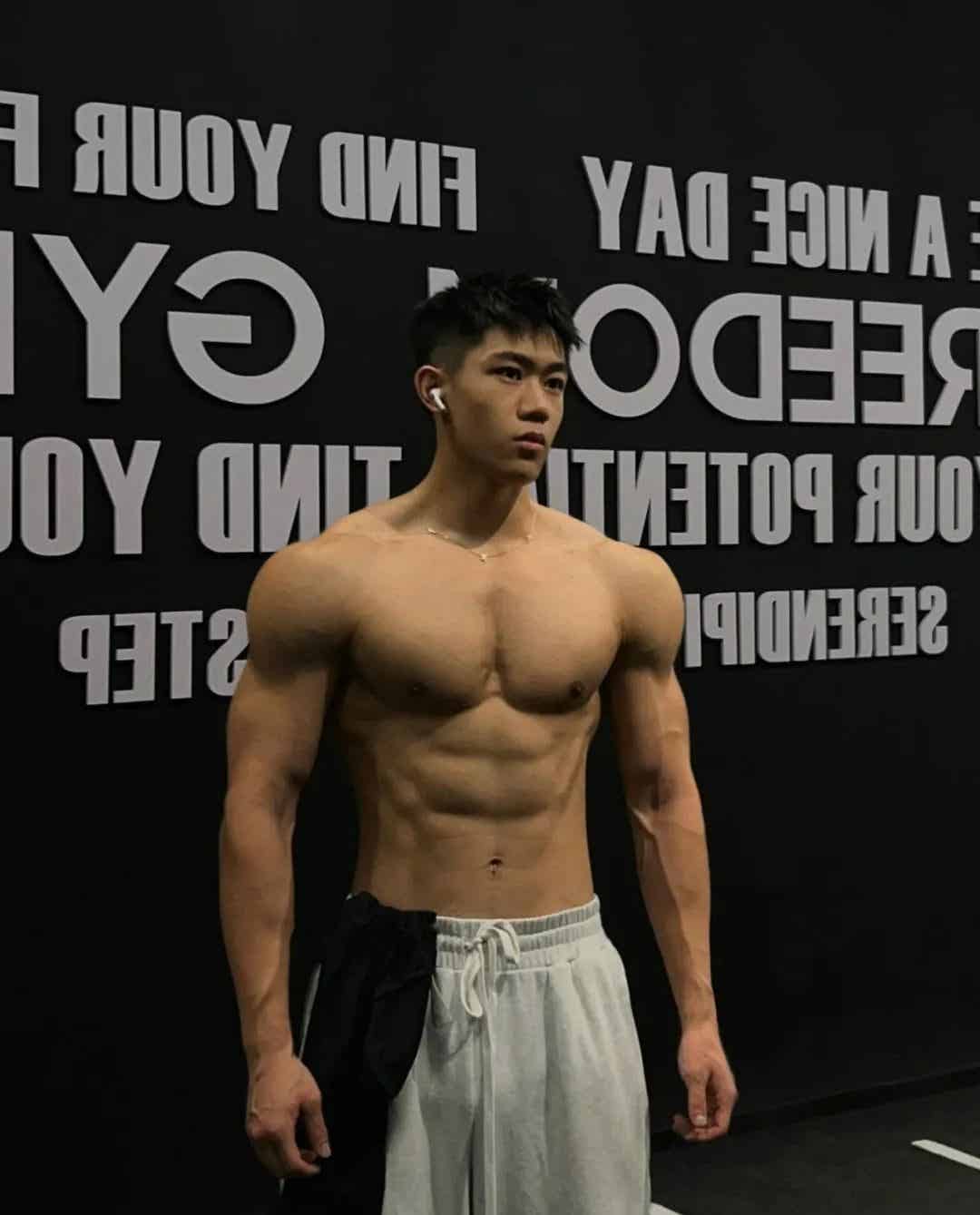 185cm陕西铁直腹肌田径体育生-小蓝短视频