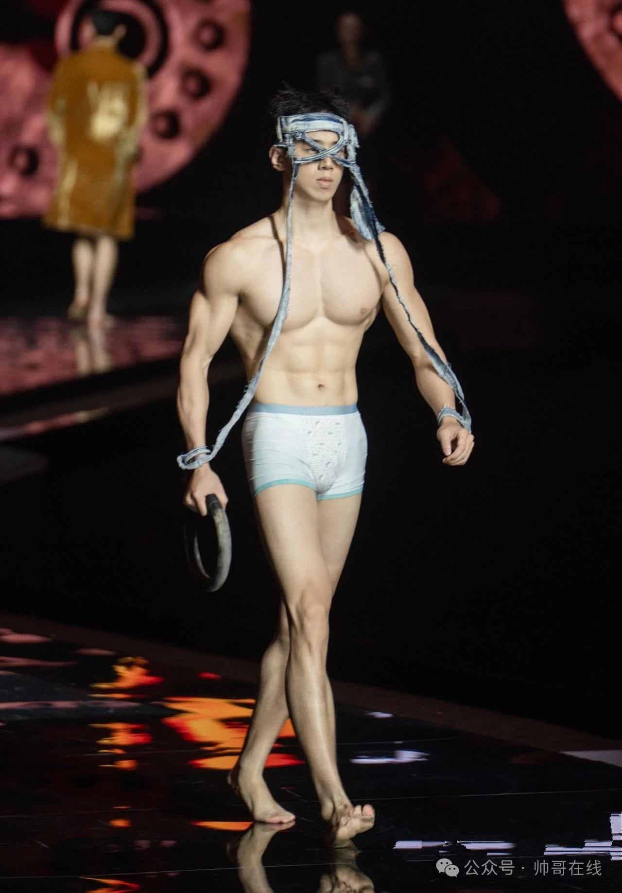 图片[3]-184CM肌肉健身模特，是你喜欢的类型吗？-小蓝短视频