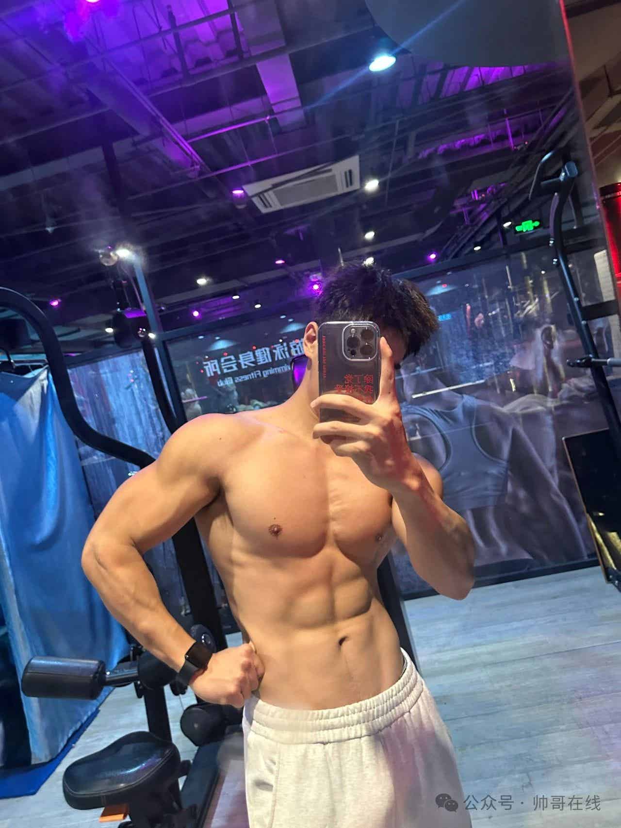 图片[8]-184CM肌肉健身模特，是你喜欢的类型吗？-小蓝短视频