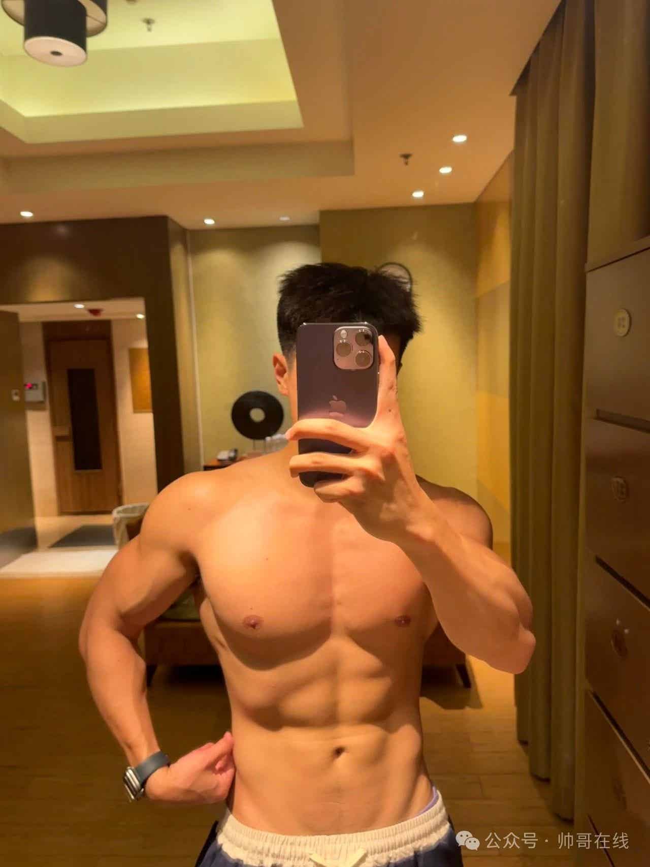 184CM肌肉健身模特，是你喜欢的类型吗？-小蓝短视频