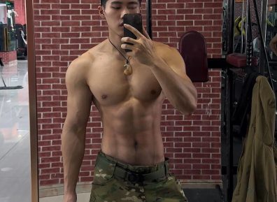 183cm浙江黑皮健身网红，长腰腹肌帅爆了