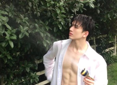 04年薄肌男大音乐剧帅哥榨汁机！