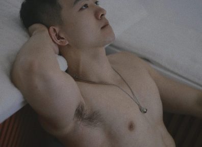 脂包肌帅哥胸肌满分，身材圆润，谁不想抱回家？