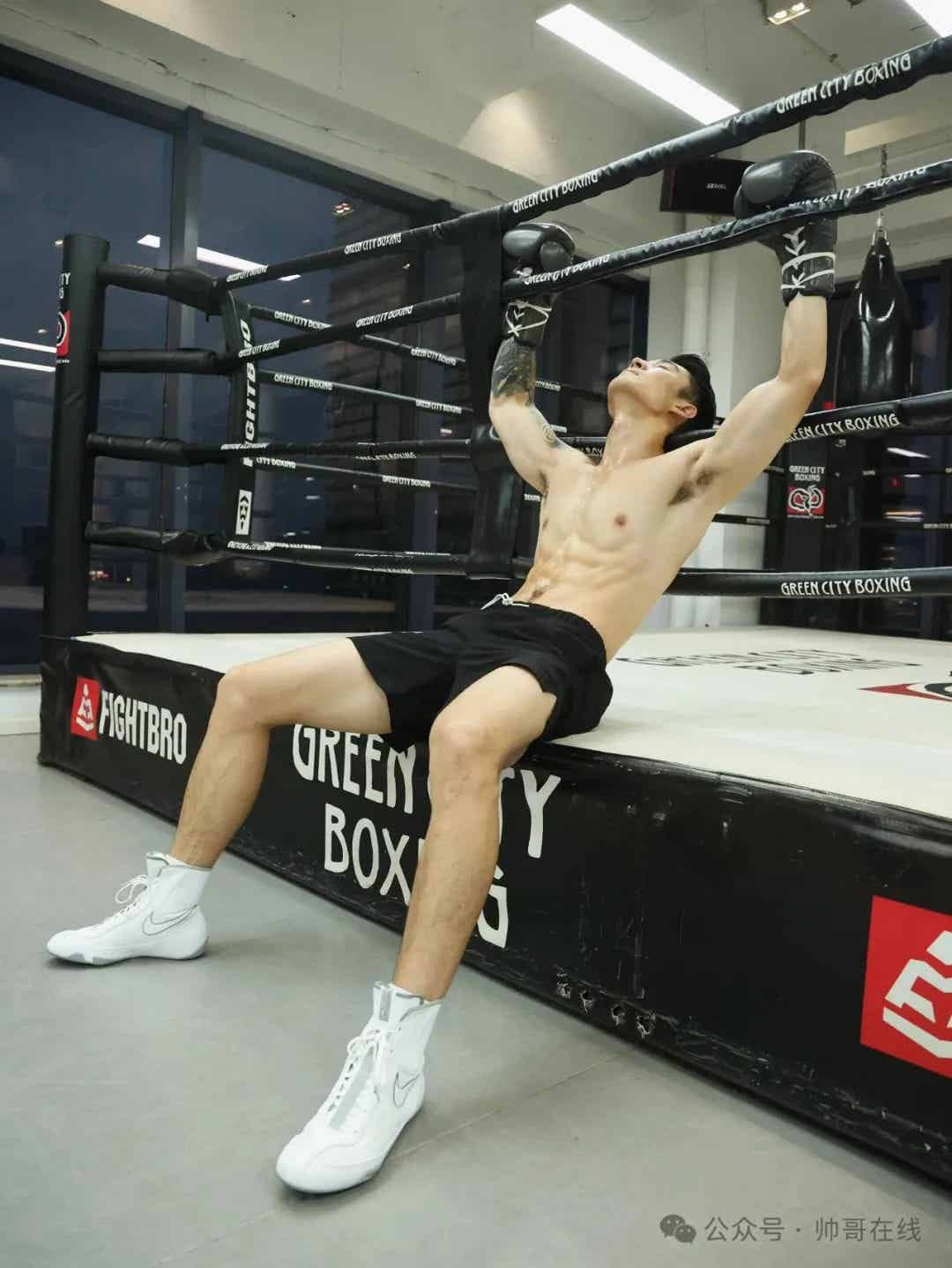 图片[4]-拳击场上的肌肉奶爸，完美型男气质！-小蓝短视频