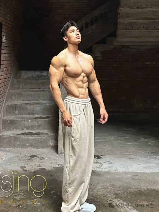 图片[5]-陕西184cm健美天花板肌肉男，时尚摄影大片欣赏-小蓝短视频