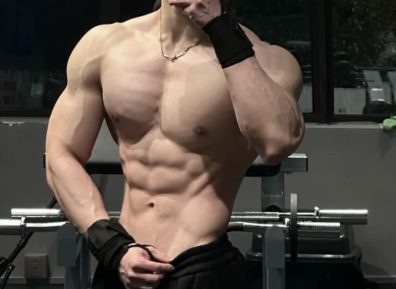 180cm杭州健身教练，宽肩窄腰饱满倒三角，简直帅炸了