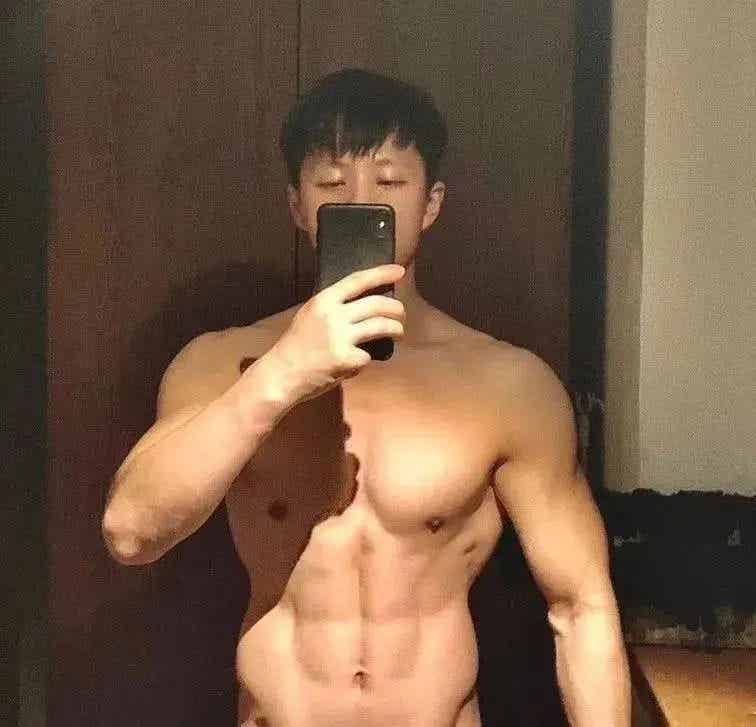 图片[17]-体操冠军张宏涛穿灰裤子照，你看过吗？-小蓝短视频