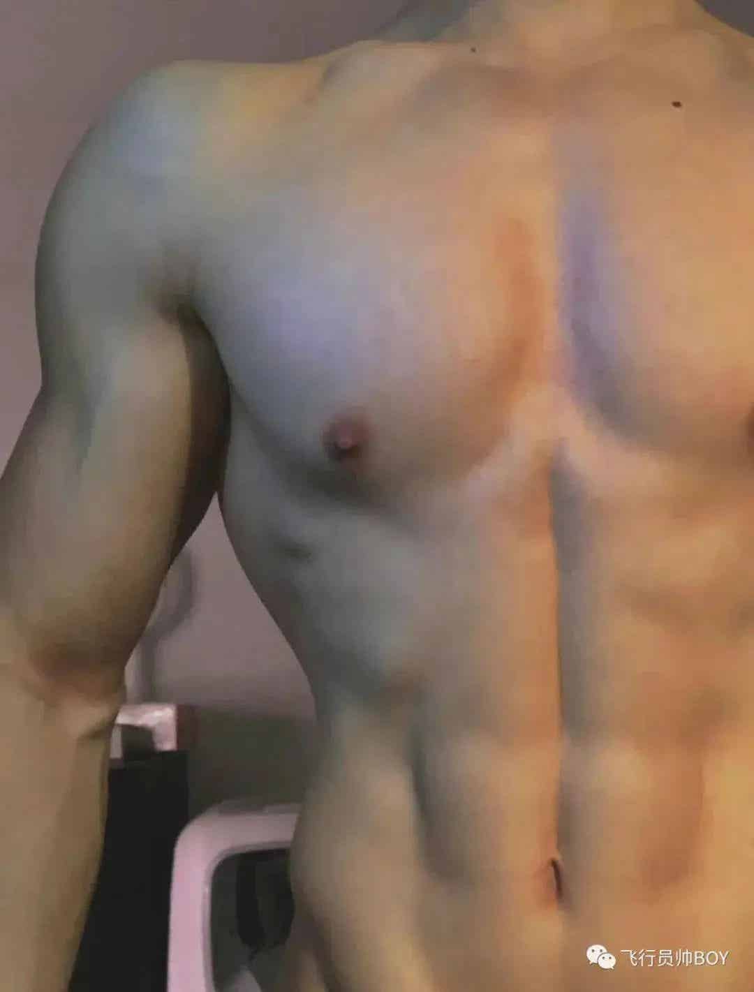 图片[22]-体操冠军张宏涛穿灰裤子照，你看过吗？-小蓝短视频