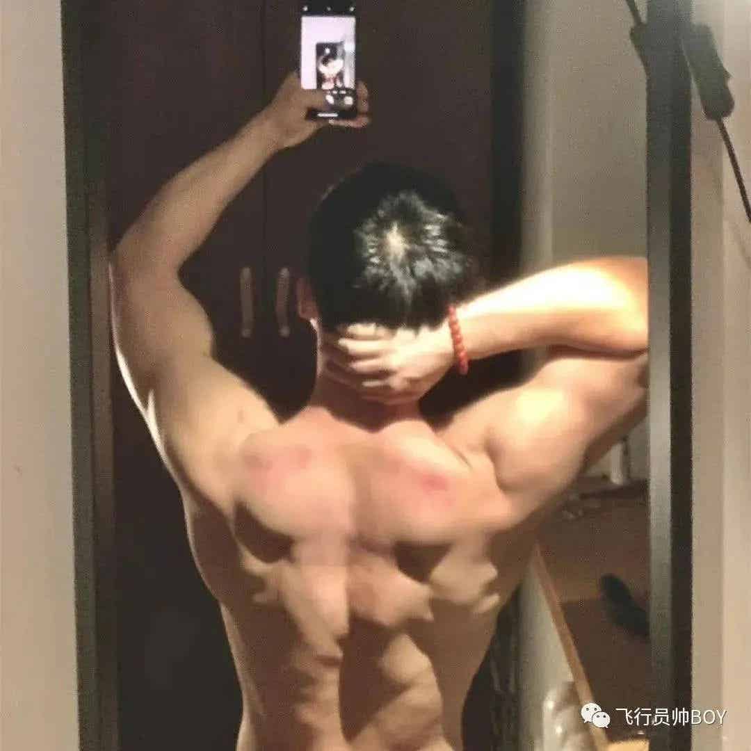 图片[25]-体操冠军张宏涛穿灰裤子照，你看过吗？-小蓝短视频