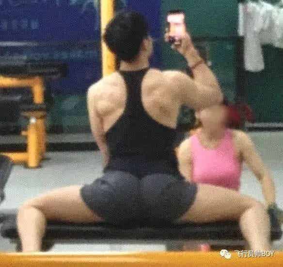 图片[30]-体操冠军张宏涛穿灰裤子照，你看过吗？-小蓝短视频