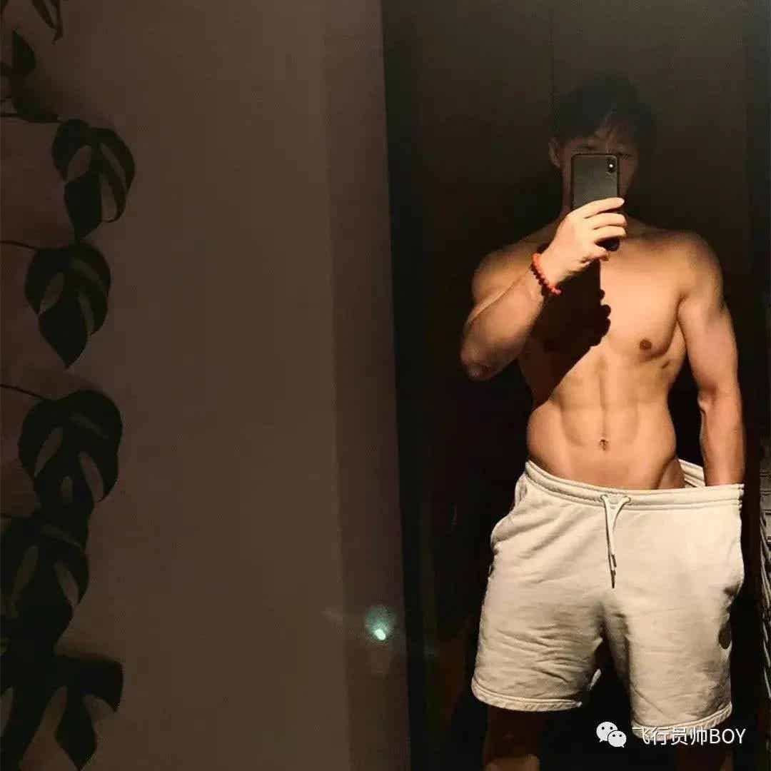 图片[38]-体操冠军张宏涛穿灰裤子照，你看过吗？-小蓝短视频