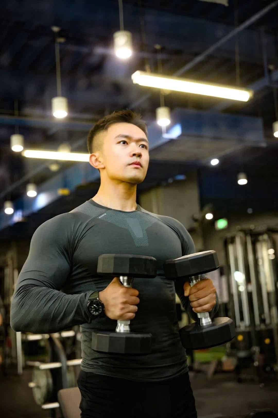 图片[5]-肌肉博主特大昊洗澡视频被删了！尺度太大了？-小蓝短视频