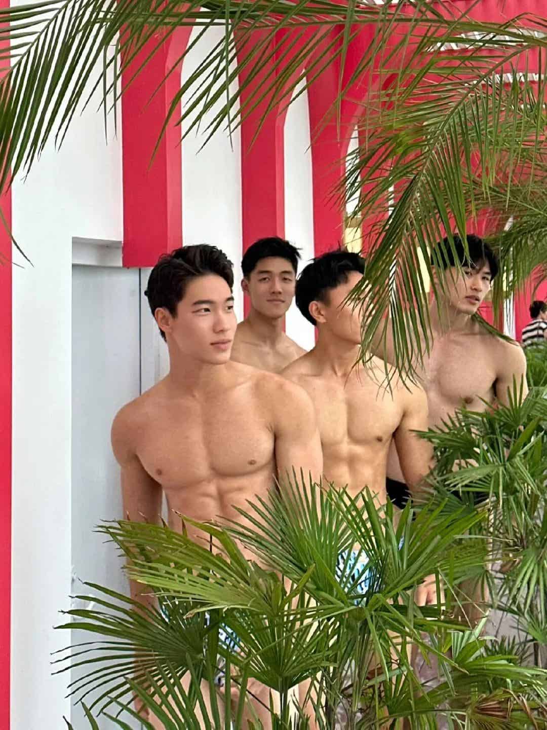 图片[7]-内裤男模在ins上脱成这样，网友惊呼：他在国内不这样啊！-小蓝短视频