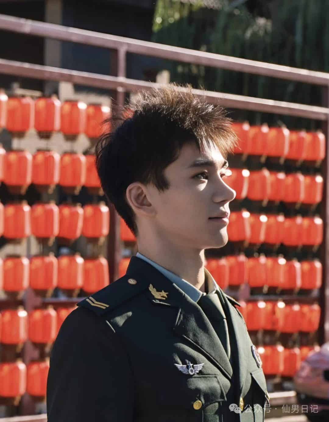 图片[11]-一双大脚被骂上热搜，正主竟然是195cm体育生帅哥！-小蓝短视频