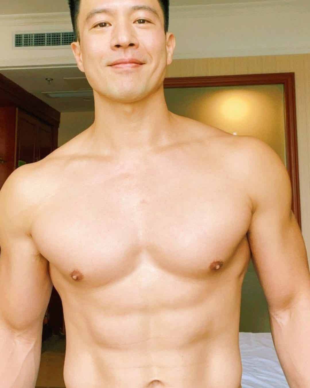 图片[2]-安志杰酒店自拍私照被男粉现场表白真的大..大老公！-小蓝短视频