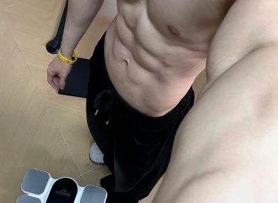 杭州180cm健身教练，冷白皮嫩出天际