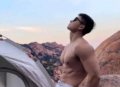 185cm 山东健身教练狠狠帅到G点！