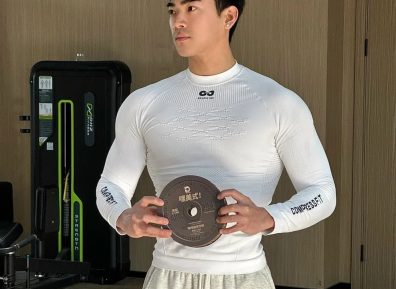 麒麟臂肱二头满屏男人味的健身教练就是他！