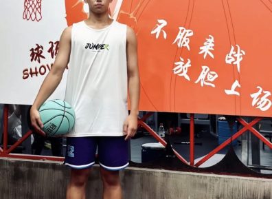 吉林体育学院打篮球的男大运动小哥，好帅呀！