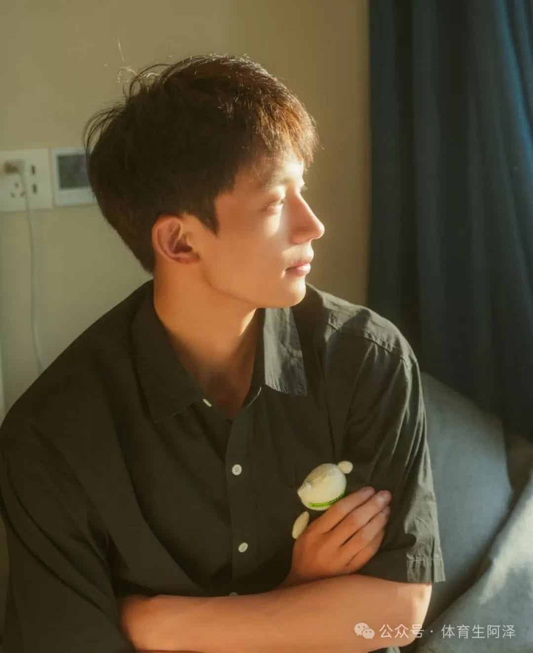 图片[18]-185cm乡下糙汉体育生男主，黑皮猛1持久打桩.....-小蓝短视频