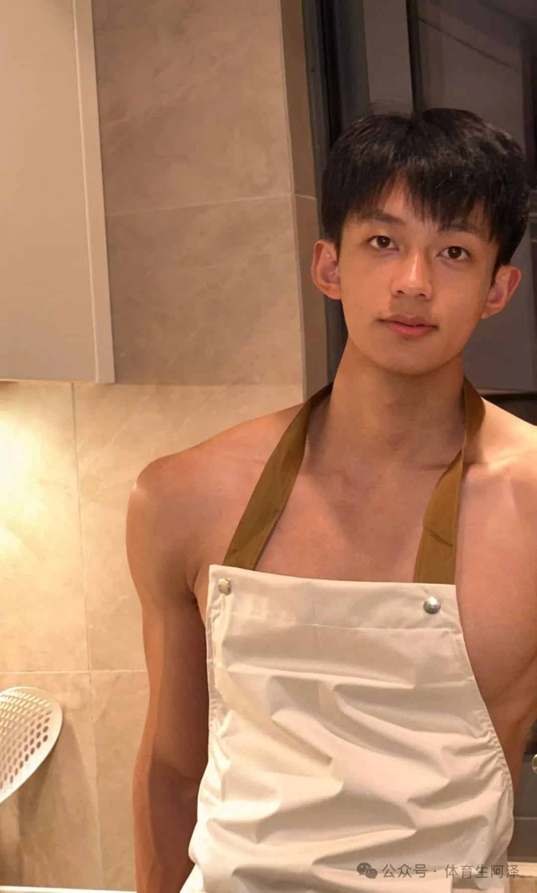 图片[21]-185cm乡下糙汉体育生男主，黑皮猛1持久打桩.....-小蓝短视频