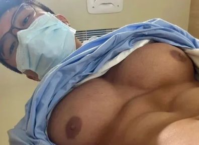 是谁在谈？这个又乖又帅的游泳男神，宽肩窄腰大长腿！