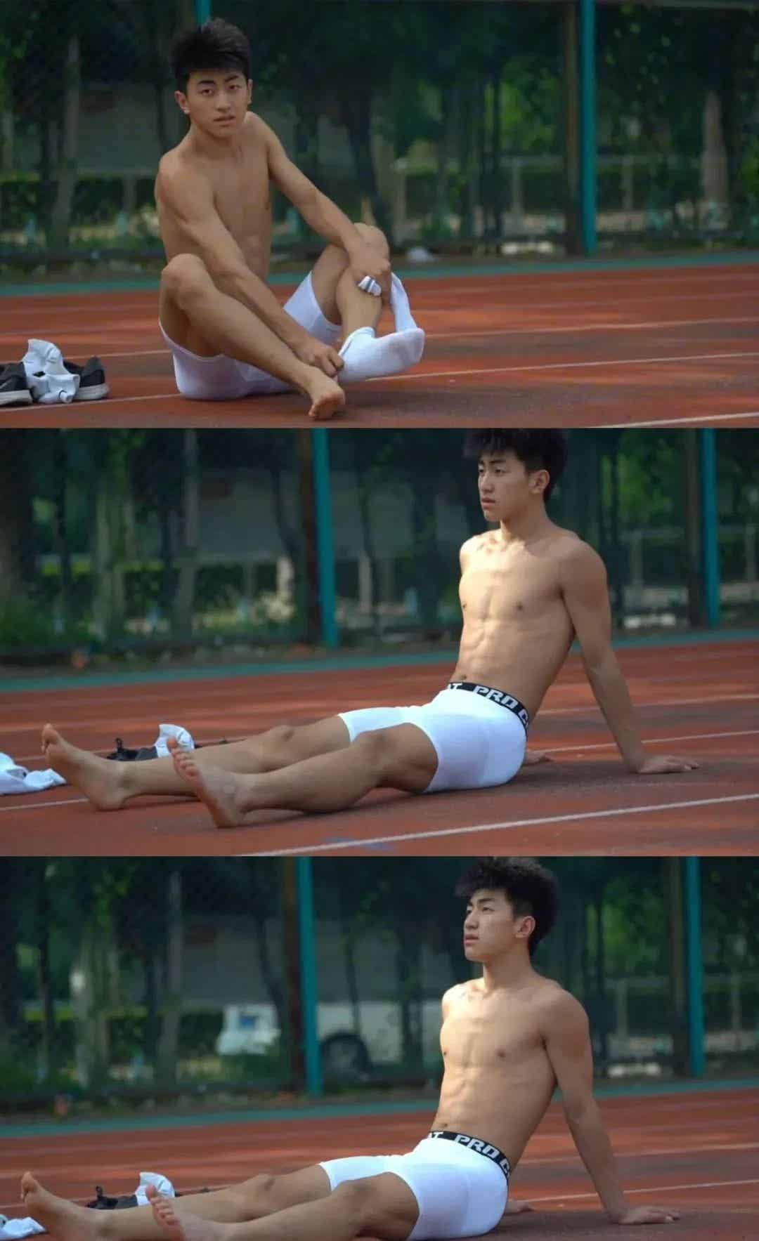 图片[3]-黑皮弟弟穿高弹裤训练实拍，网友：体育生天花板！-小蓝短视频