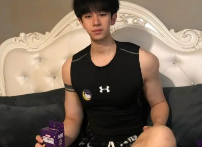 山东体院校草双1猛攻，188cm黑皮男大到底有多猛.....