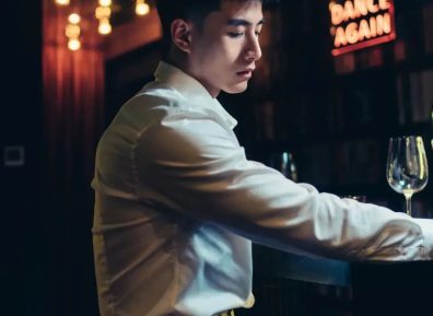 肖一谴浅浅更新了眼罩男孩！