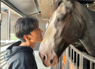 正气古风少年，筋肉薄肌模特