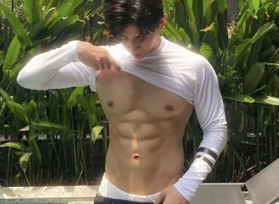 相爱7年的体育生爱上40岁大叔……