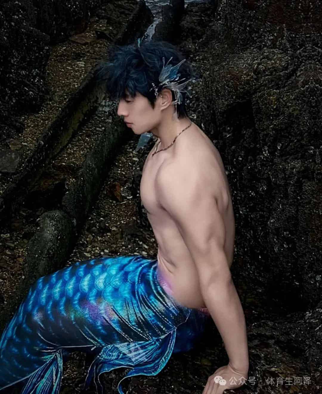 图片[14]-185cm粗腿健身男大，饱满胸肌太诱人，网友辣评：比我屁股还大.....-小蓝短视频