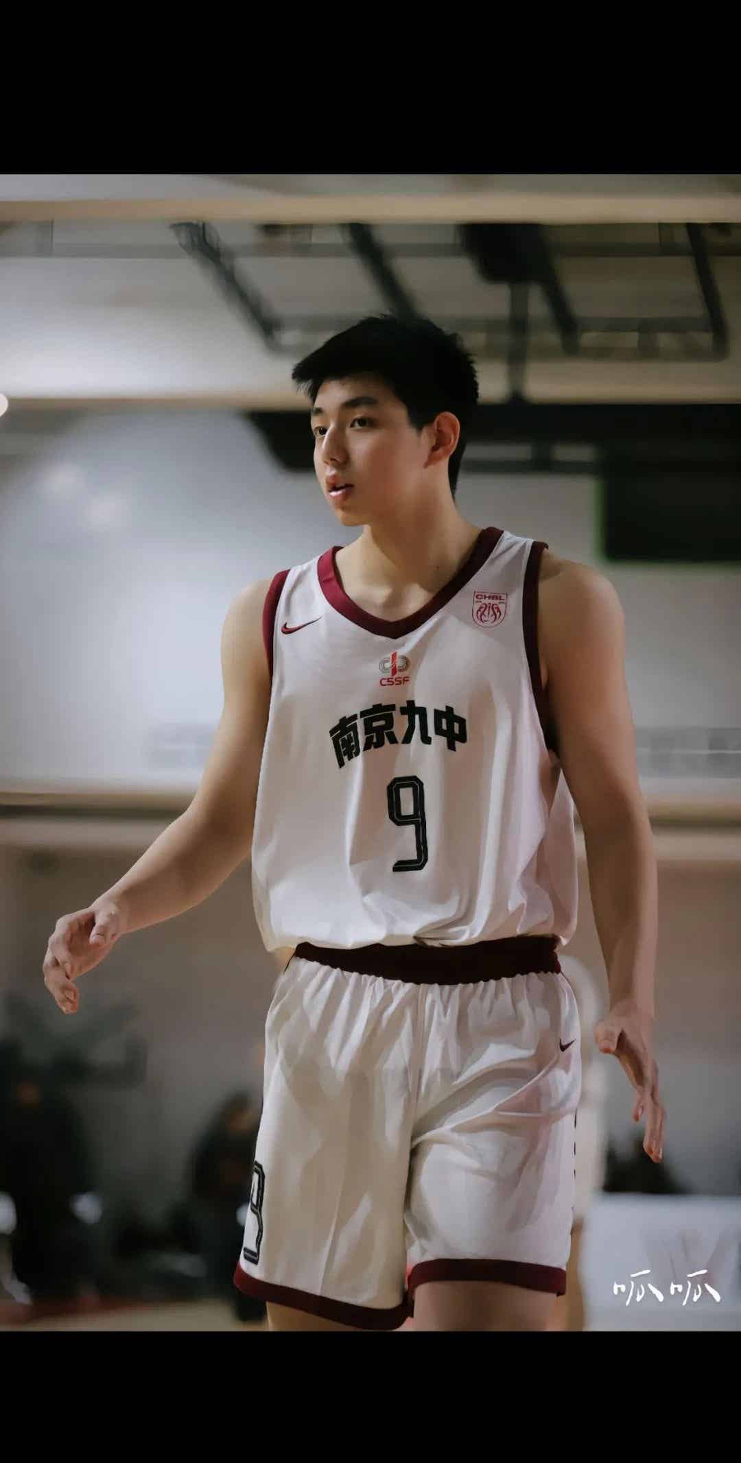 南京九中奶狗篮球体育生,这谁顶得住?!!-小蓝短视频