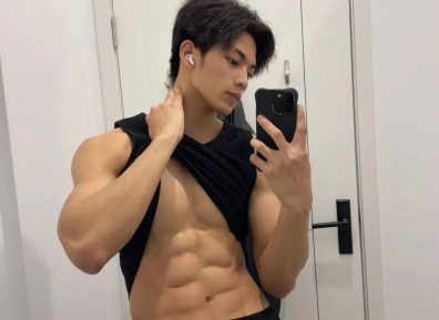 185CM肌肉帅模特脱衣秀腹肌，网友们都尖叫了!