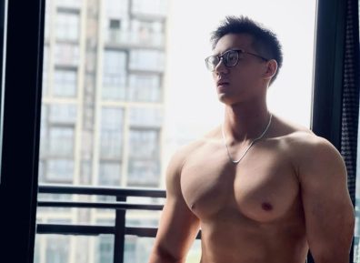 胸肌越练越大的肌肉私教，,这身材谁不喜欢？