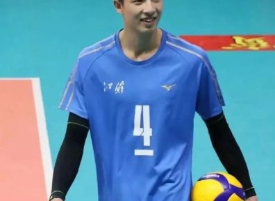 江苏197CM的排球小哥吴昊泽太帅了，19岁的少年圈粉无数