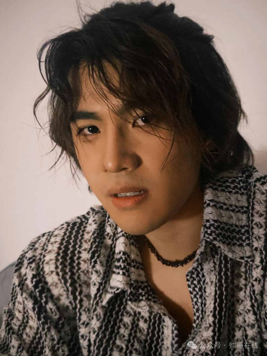 图片[5]-185CM黑皮腹肌健身模特，身材馋哭网友!-小蓝短视频