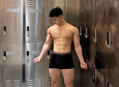 泼水节肌肉小野兽,腱子肉小狼狗太棒了!