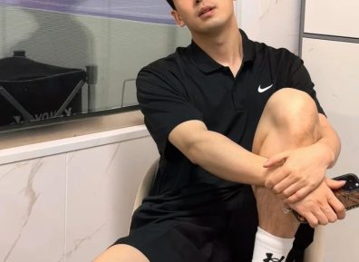 病床上都帅到出圈，穿病号服都挡不住的实力！