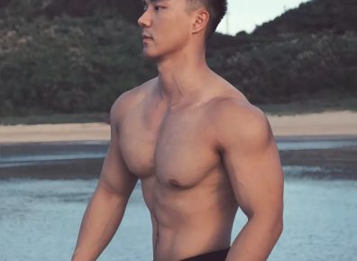 188CM寸头运动男网红孔亨利火啦？视频太好看！