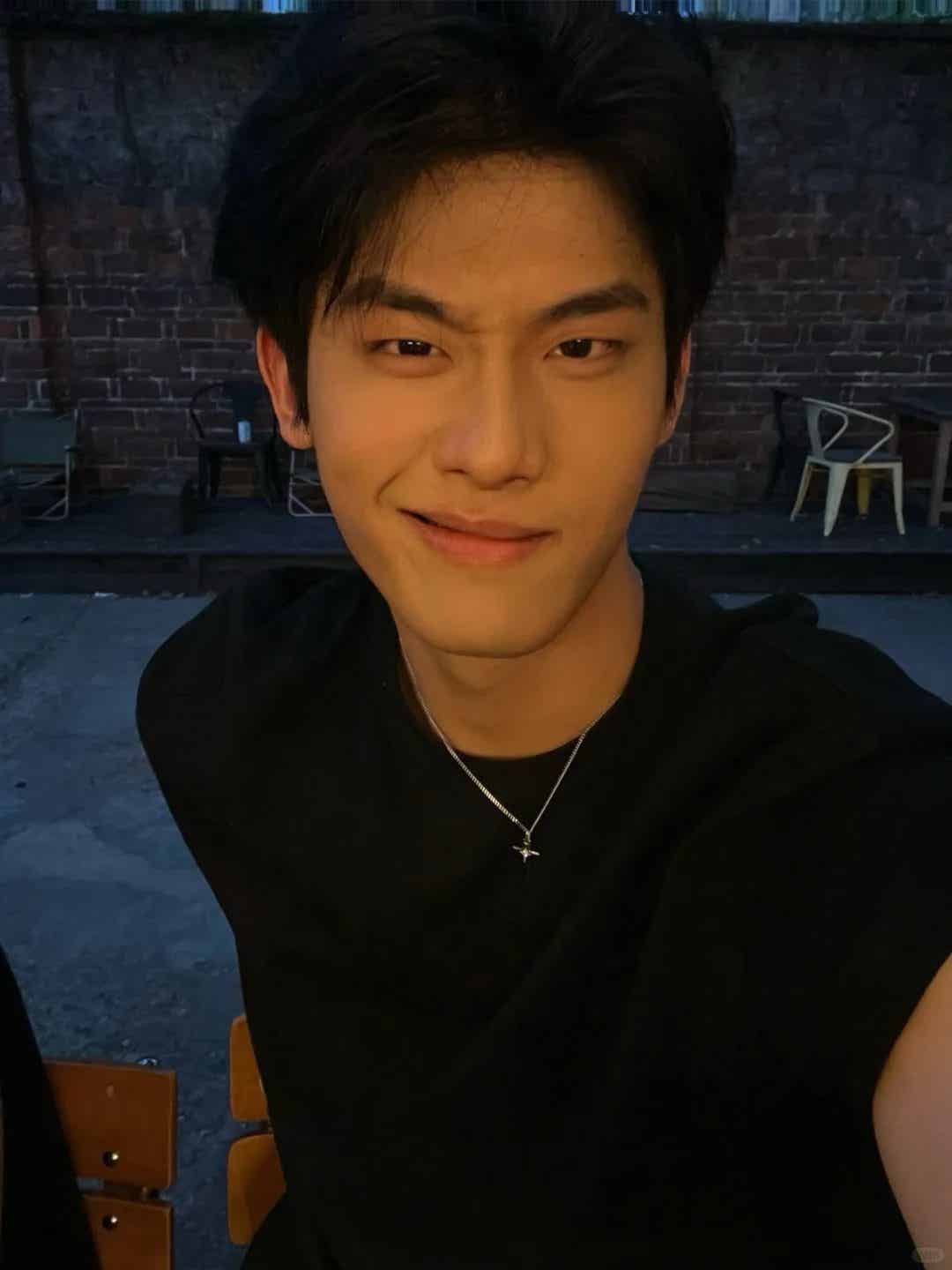 图片[3]-黑皮精瘦型男，时尚穿搭博主-小蓝短视频