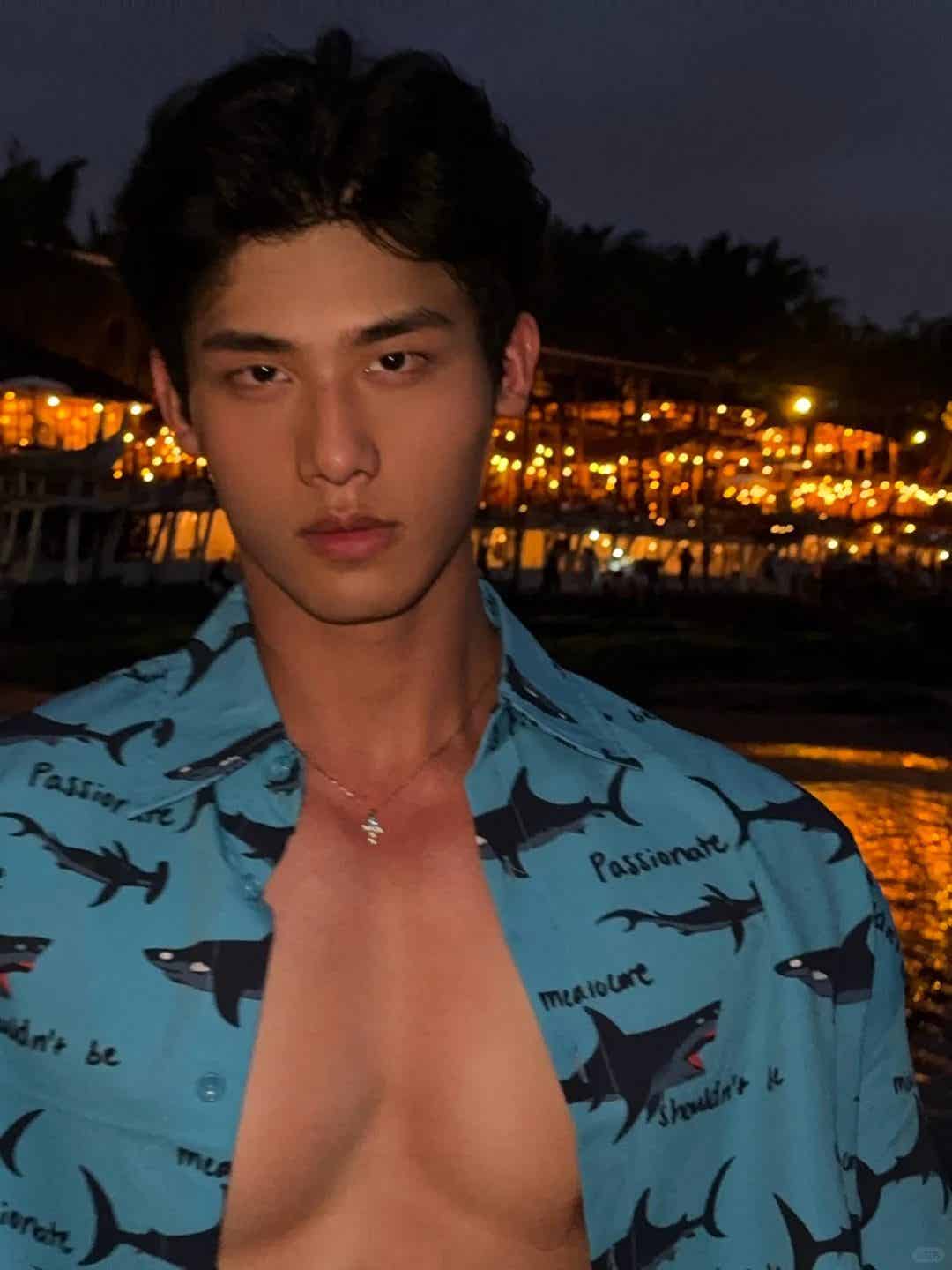 图片[8]-黑皮精瘦型男，时尚穿搭博主-小蓝短视频