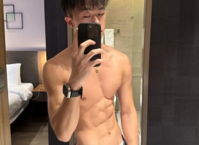 黑皮薄肌体育生弟弟，营养真的不错!