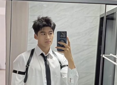 全网爆火的修水管师傅找到了！这腹肌真的可以……