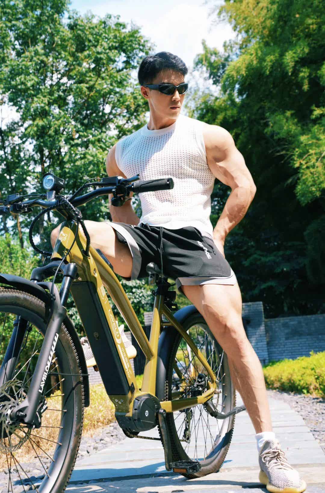 图片[1]-越变越帅的大肌健体模特-小蓝短视频